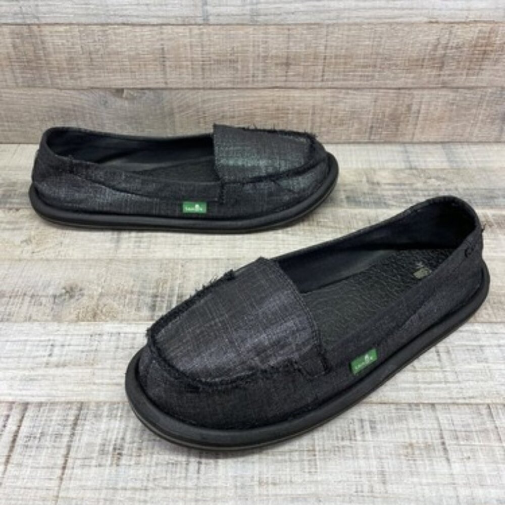 New Sanuk silver shimmer slip on shoes size 7